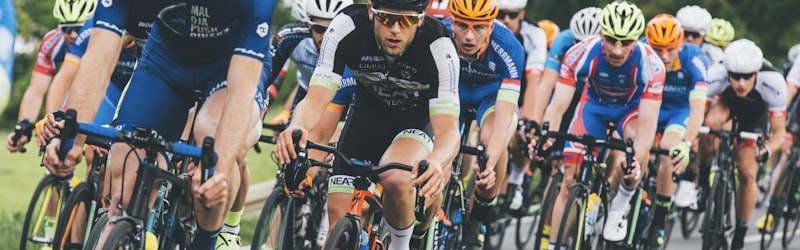 乐竞青少年训练营小学员们认真接受教练指导